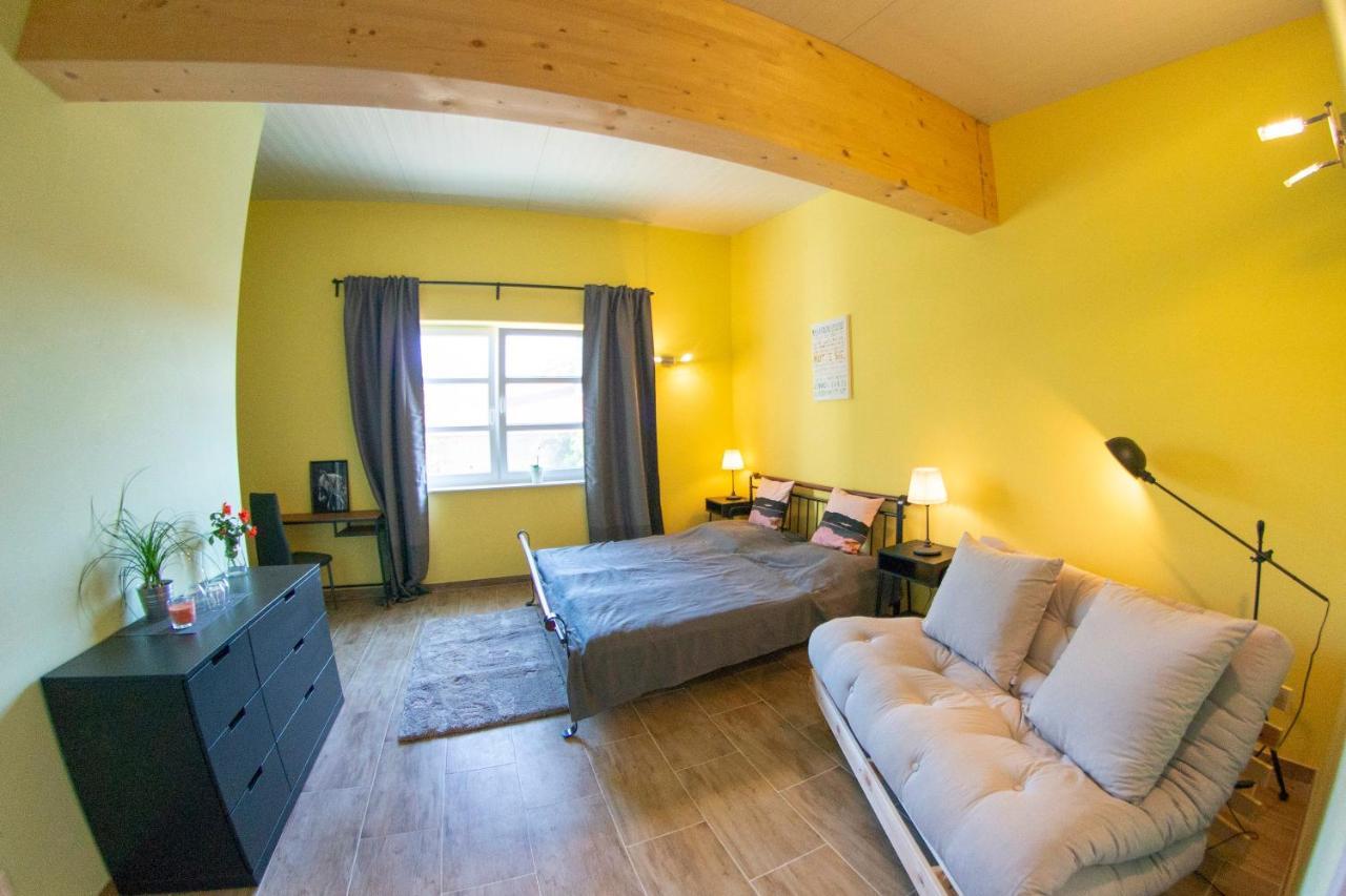 Ranchzimmer Am Hippo-Campus Reit- Und Therapiezentrum Deutsch Haslau Exteriör bild