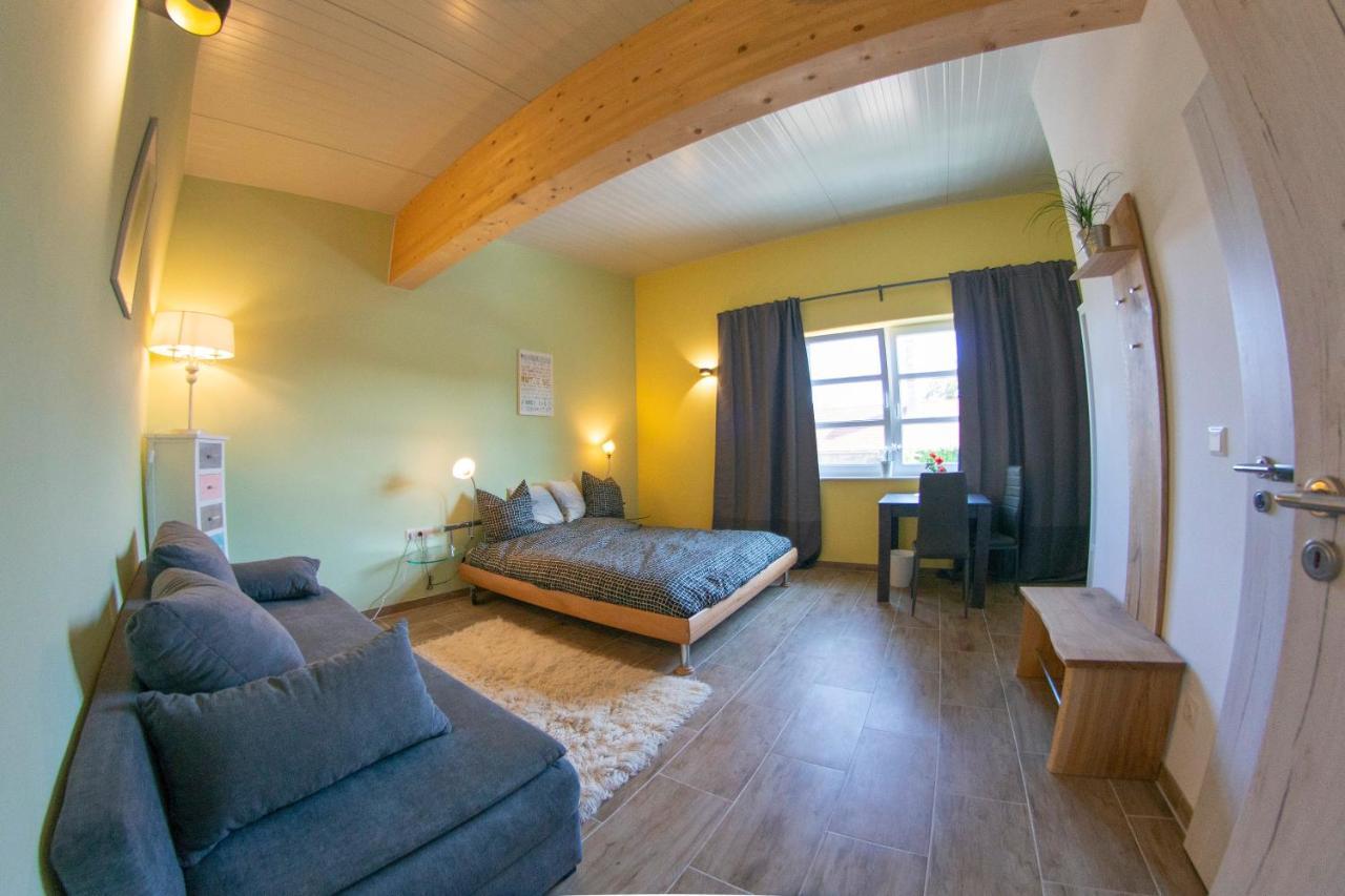 Ranchzimmer Am Hippo-Campus Reit- Und Therapiezentrum Deutsch Haslau Exteriör bild