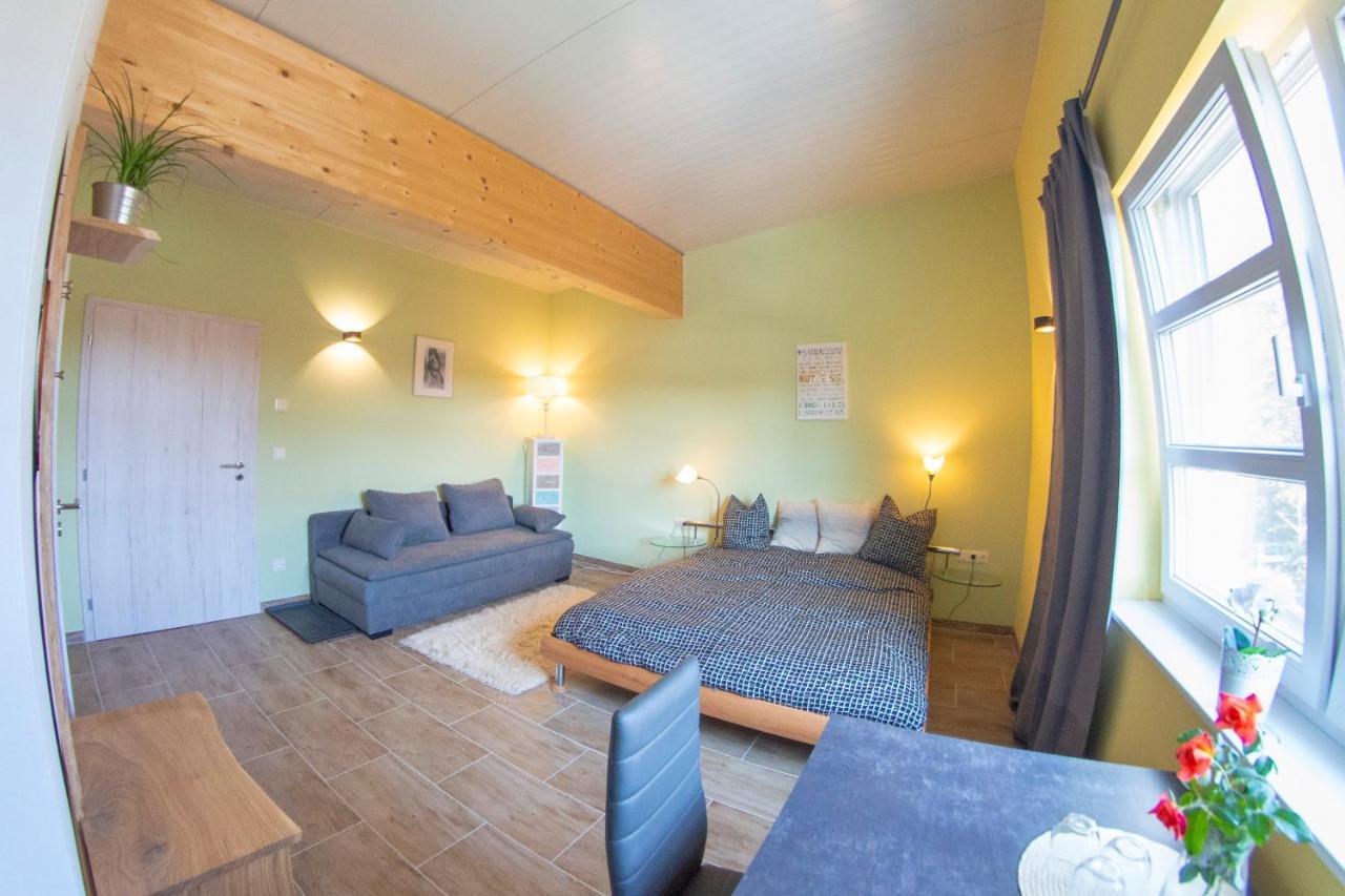 Ranchzimmer Am Hippo-Campus Reit- Und Therapiezentrum Deutsch Haslau Exteriör bild